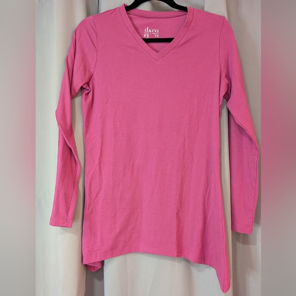 d&co Tops - D&Co. Pink Long Sleeve V-Neck Tee | Size XXS 💖